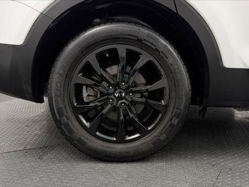 Used 2021 Kia Telluride LX FWD image 36