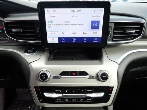 Used 2022 Ford Explorer XLT w/ Equipment Group 202A image 14