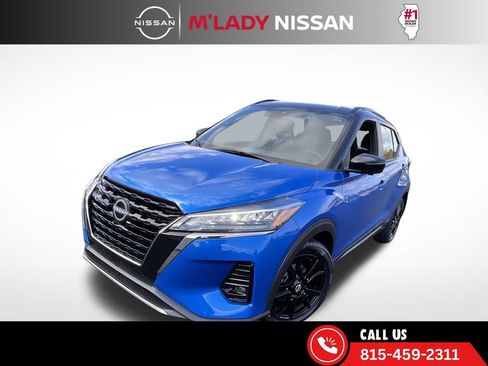 Used 2023 Nissan Kicks SR image 2