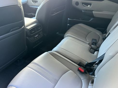 Used 2024 Honda Pilot EX-L image 9