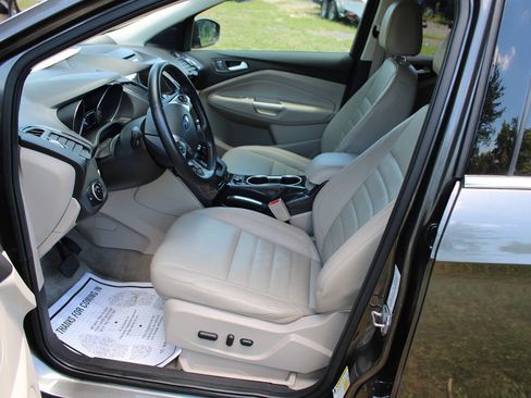Used 2015 Ford Escape Titanium AWD/4WD image 16