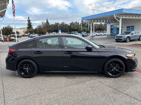 Used 2022 Honda Civic Sport image 4