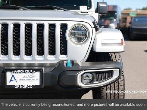 Used 2022 Jeep Wrangler Unlimited Sahara image 5