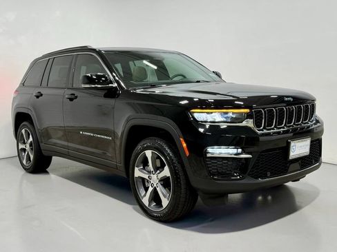 Used 2022 Jeep Grand Cherokee Limited 4xe w/ Luxury Tech Group II AWD/4WD image 7