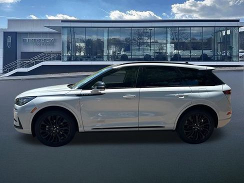 New 2026 Lincoln Corsair Premiere FWD image 4