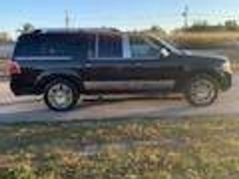 Used 2010 Lincoln Navigator L 4WD image 1