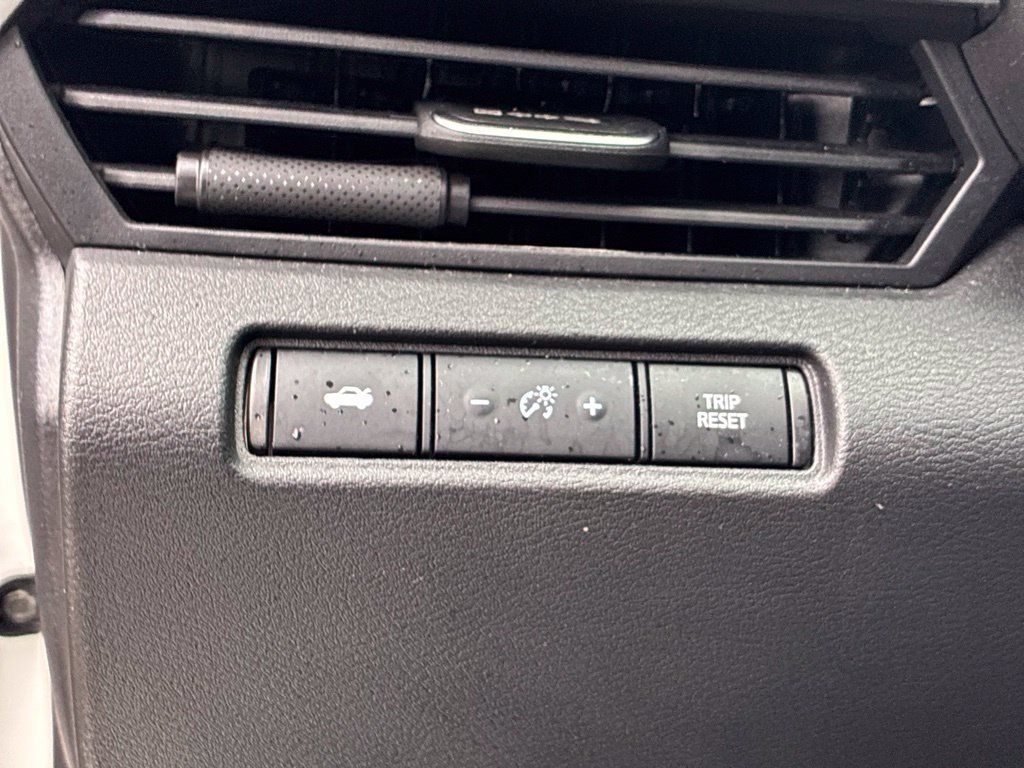Used 2025 Nissan Altima 2.5 SV AWD/4WD image 13