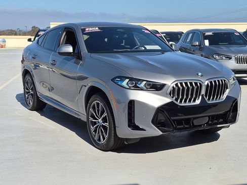 Used 2025 BMW X6 xDrive40i w/ Climate Comfort Package AWD/4WD image 3