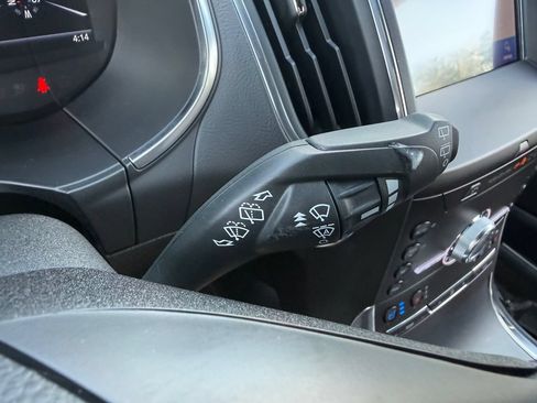 Used 2020 Ford Edge Titanium w/ Equipment Group 301A FWD image 18