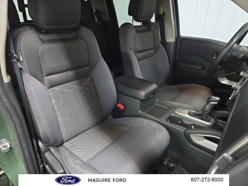 Used 2025 Nissan Frontier SV w/ SV Convenience Package AWD/4WD image 17