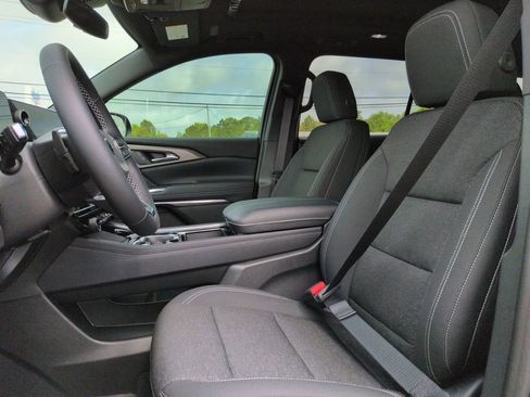 New 2026 Chevrolet Traverse LT w/ Sun and Wheel Package FWD image 14