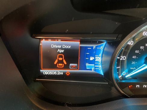 Used 2017 Ford Explorer Limited AWD/4WD image 34