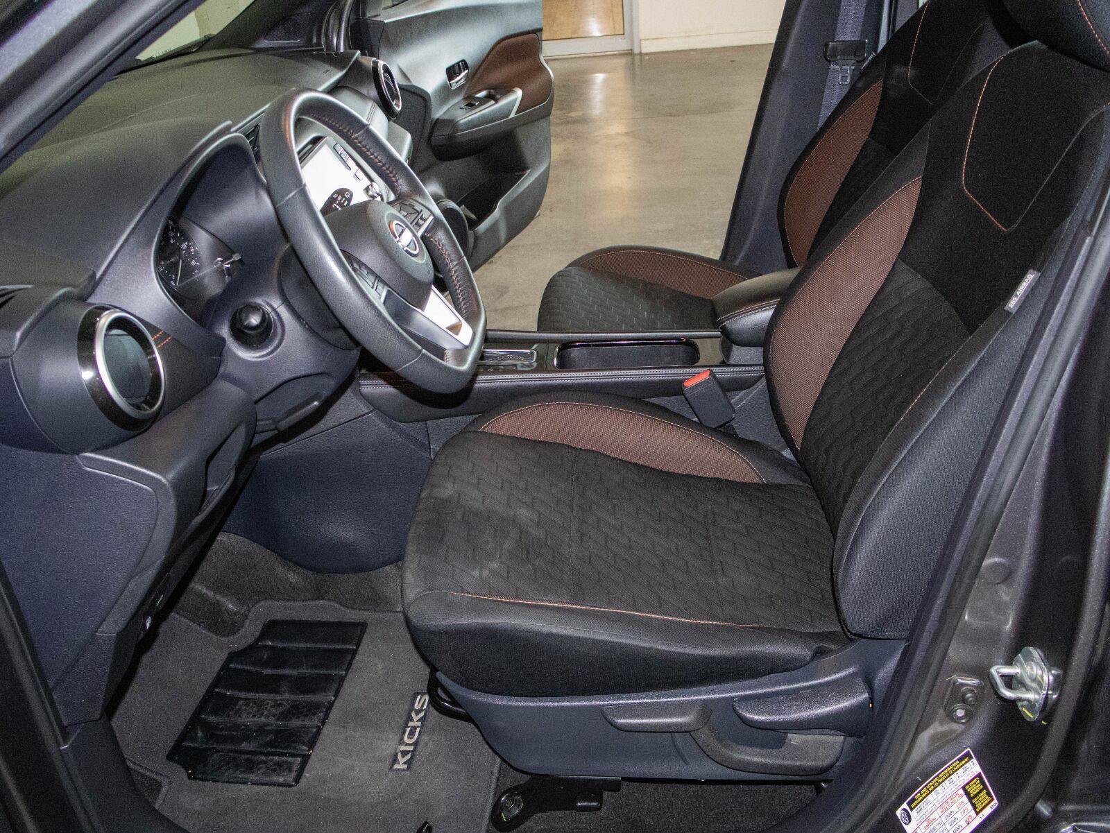 Used 2023 Nissan Kicks SR FWD image 7