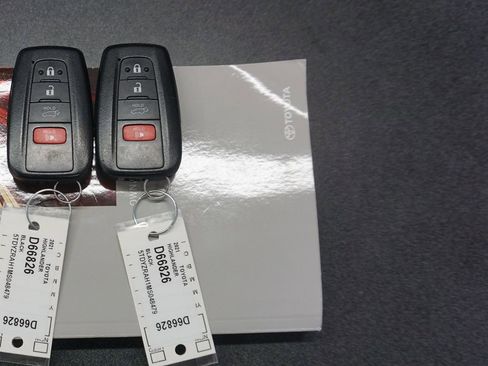 Used 2021 Toyota Highlander Limited image 20