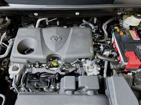 Certified 2025 Toyota RAV4 LE FWD image 27
