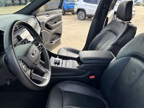 Used 2022 Jeep Grand Cherokee Overland image 13