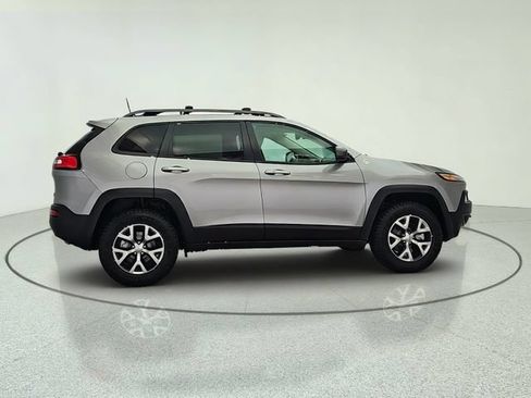 Used 2016 Jeep Cherokee Trailhawk w/ Comfort/Convenience Group AWD/4WD image 7
