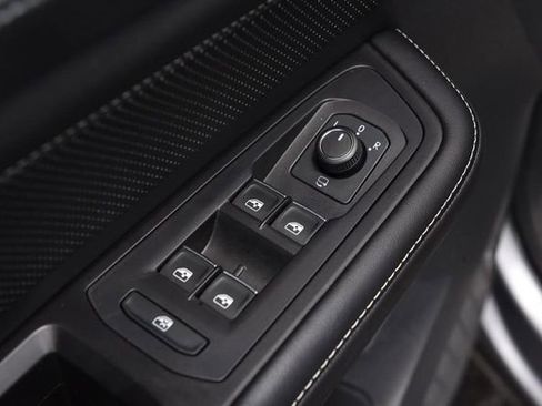 Certified 2024 Volkswagen Atlas Cross Sport SEL Premium R-Line AWD/4WD image 8