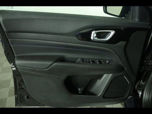 New 2026 Jeep Compass Limited image 19