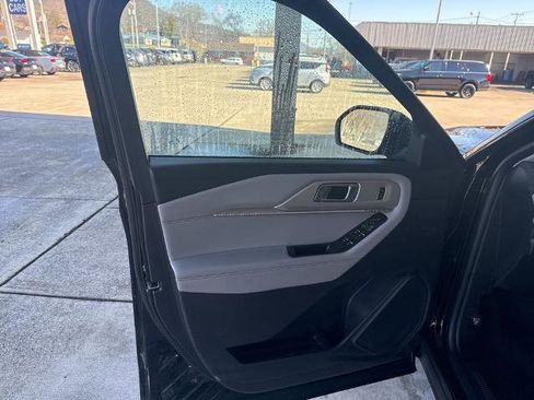 Certified 2025 Ford Explorer Active w/ Active Comfort Package image 16