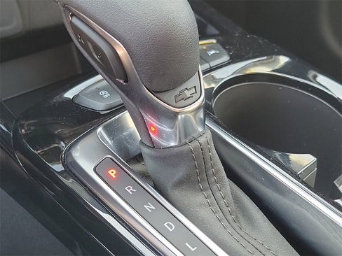 Used 2024 Chevrolet Trax LT w/ Driver Confidence Package image 28