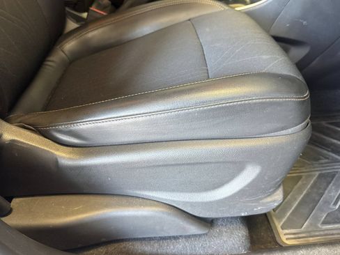 Used 2020 Chevrolet Trax LT w/ LT Convenience Package AWD/4WD image 24