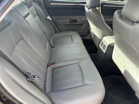Used 2005 Chrysler 300 C image 16