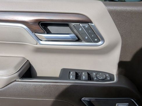 Used 2023 GMC Sierra 1500 SLT image 12