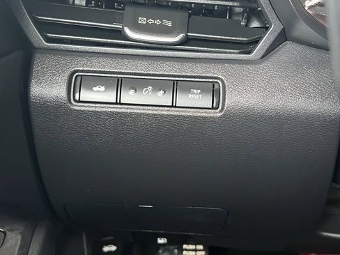 Used 2025 Nissan Altima 2.5 SV FWD image 24