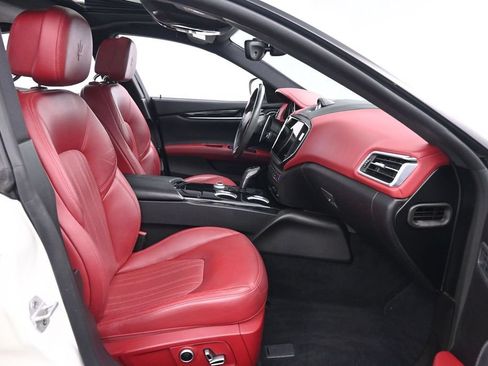 Used 2022 Maserati Ghibli Modena RWD image 39