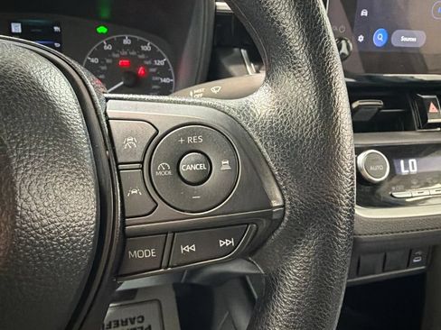 Used 2025 Toyota Corolla Cross AWD Hybrid image 28