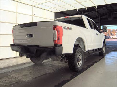 Used 2019 Ford F250 XL w/ Power Equipment Group image 6