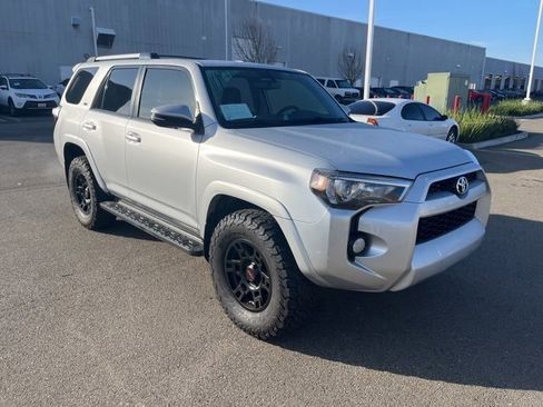 Used 2019 Toyota 4Runner SR5 Premium image 1