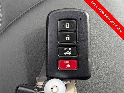 Used 2018 Toyota Avalon XLE Plus image 33