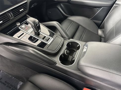 Certified 2019 Porsche Cayenne image 32