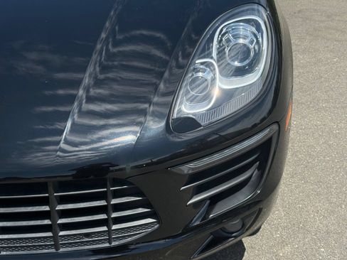 Certified 2017 Porsche Macan AWD/4WD image 11