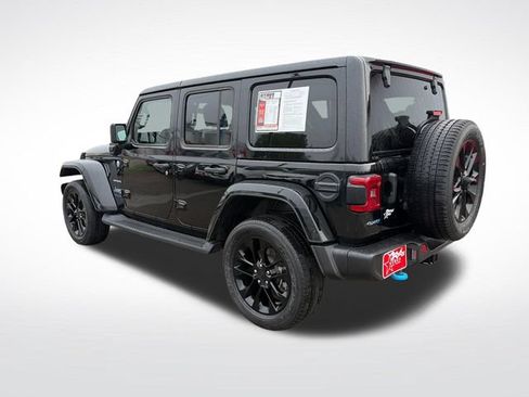 Used 2023 Jeep Wrangler Unlimited Sahara w/ Cold Weather Group AWD/4WD image 4
