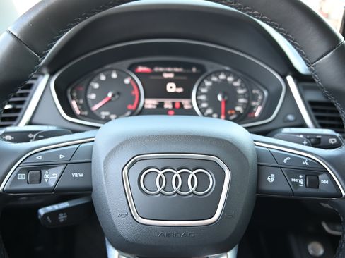Used 2021 Audi Q5 2.0T Premium w/ Convenience Package AWD/4WD image 31