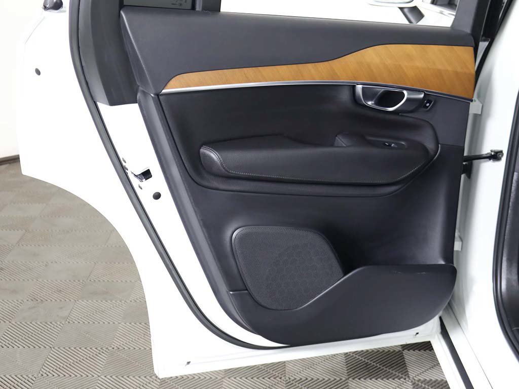 Used 2022 Volvo XC90 T6 Momentum w/ Climate Package AWD/4WD image 31