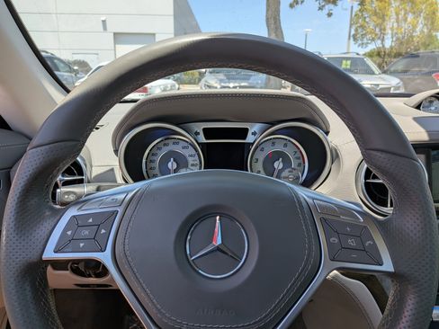 Used 2015 Mercedes-Benz SL 400 w/ Premium I Package image 25