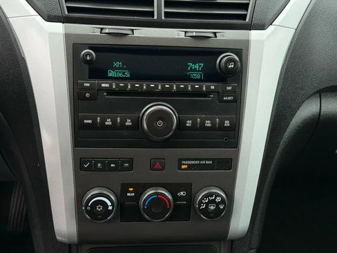 Used 2009 Chevrolet Traverse LT image 41
