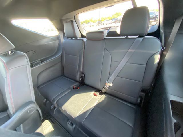 Used 2024 Chevrolet Traverse RS w/ LPO, Floor Liner Package FWD image 15