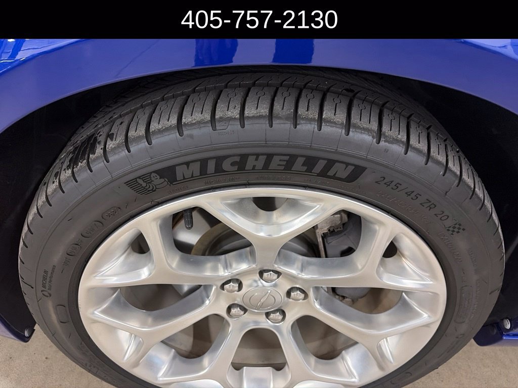 Used 2020 Chrysler 300 C w/ Sun, Sound & Nav Package RWD image 2
