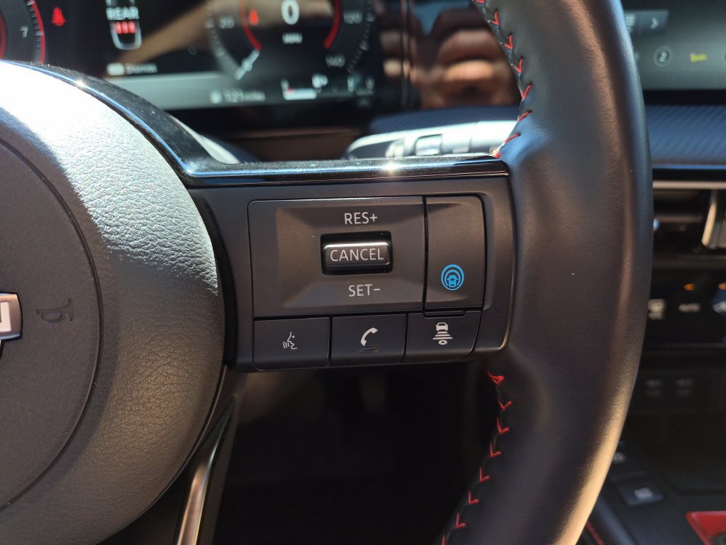 Certified 2025 Nissan Kicks SR w/ SR Premium Package FWD image 28