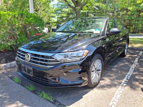 Used 2020 Volkswagen Jetta S w/ Driver Assistance Package FWD image 3