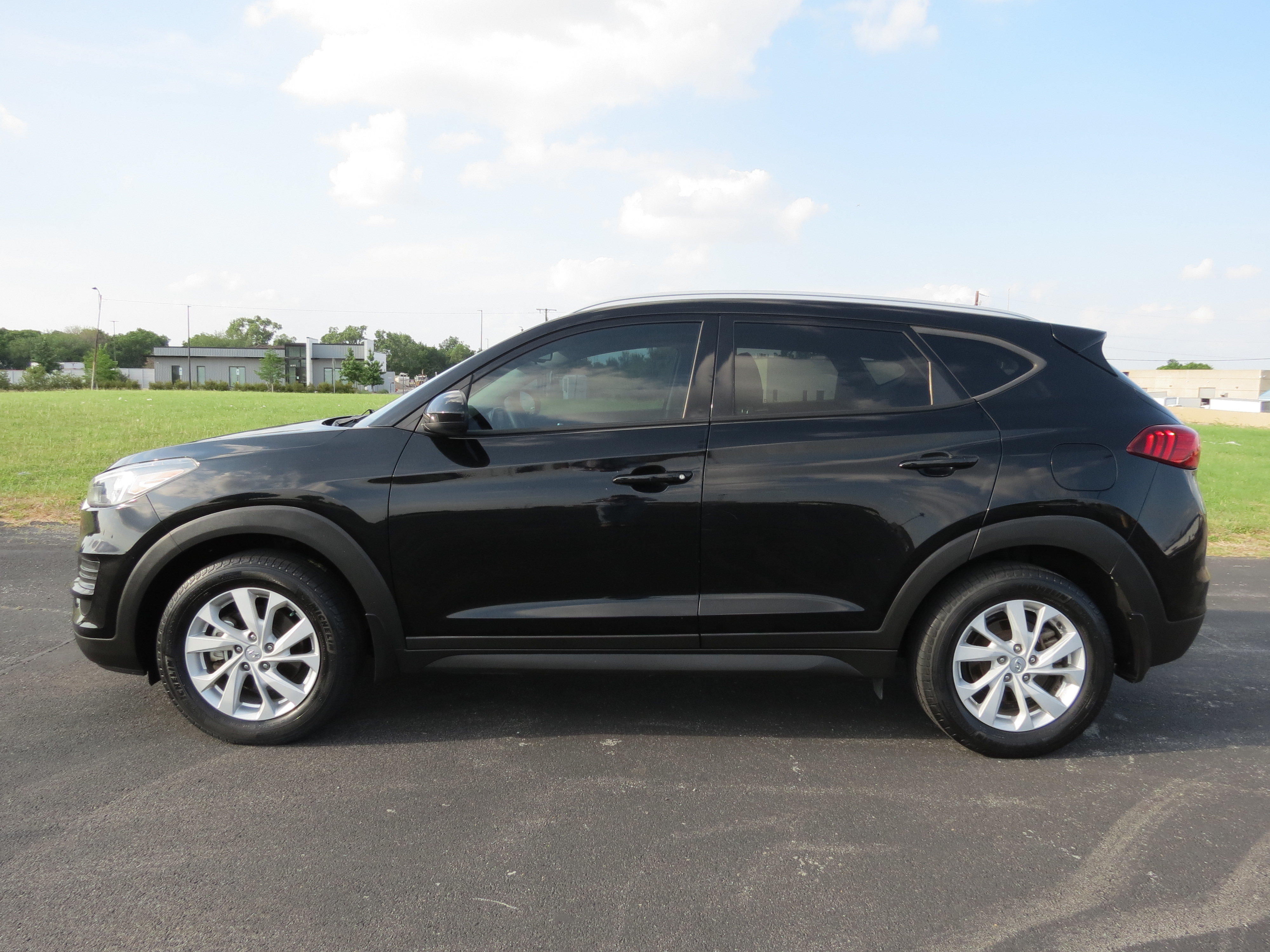 Used 2019 Hyundai Tucson Value FWD image 3