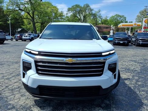 Used 2025 Chevrolet Traverse LT AWD/4WD image 14