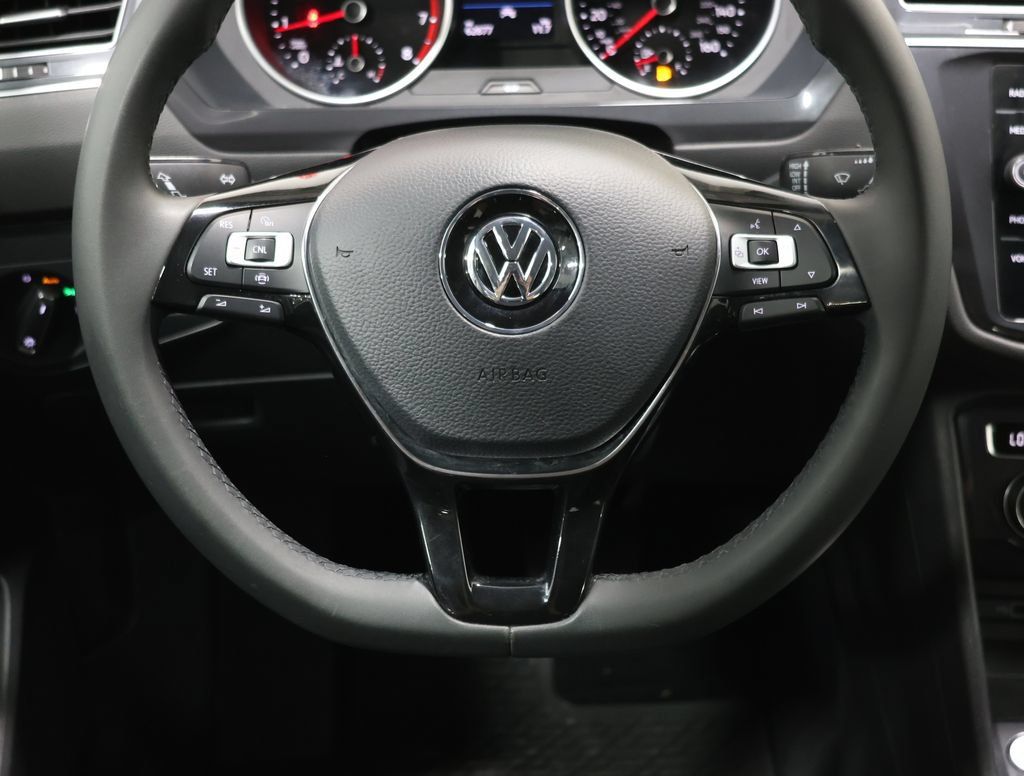 Used 2020 Volkswagen Tiguan SE AWD/4WD image 17