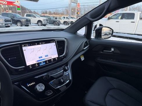 New 2026 Chrysler Pacifica Select image 48