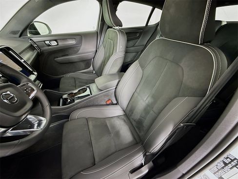 Used 2023 Volvo C40 P8 Recharge Plus image 5